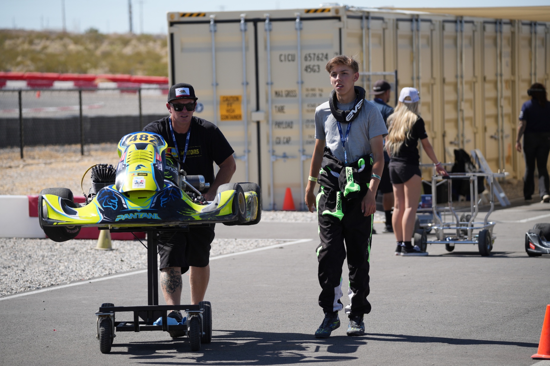 Paddock · Kart push to pre-grid · CotF R5