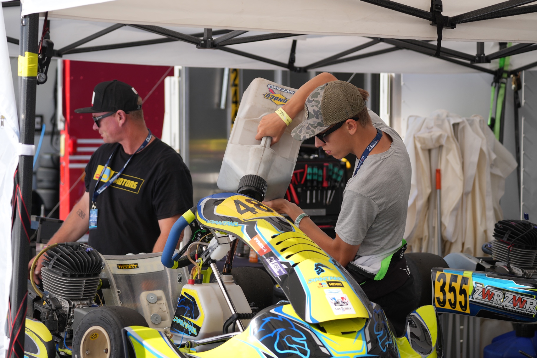 Paddock · Fueling with crew · CotF R5